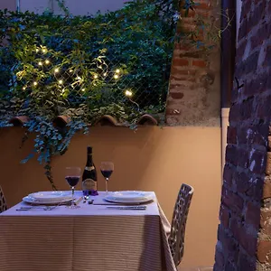 Luxury In The Center I Private Patio & Kitchen , Bologna Italia